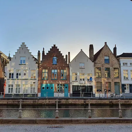 Huyze Walburga Bed and Breakfast 4*