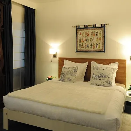 Bed and Breakfast Huyze Walburga Μπριζ