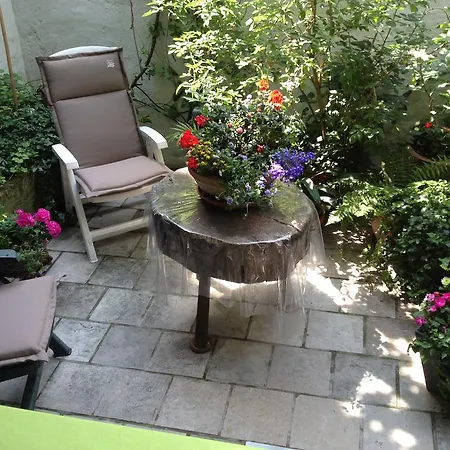 Bed and Breakfast Huyze Walburga 4*